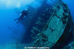 The wreck of Ghiannis D. Canon XSi with Tokina 10-17mm fi... by Vladimir Levantovsky 